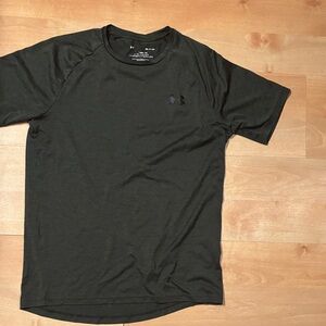 Under Armour Men's Dark Green Short Sleeve Tee